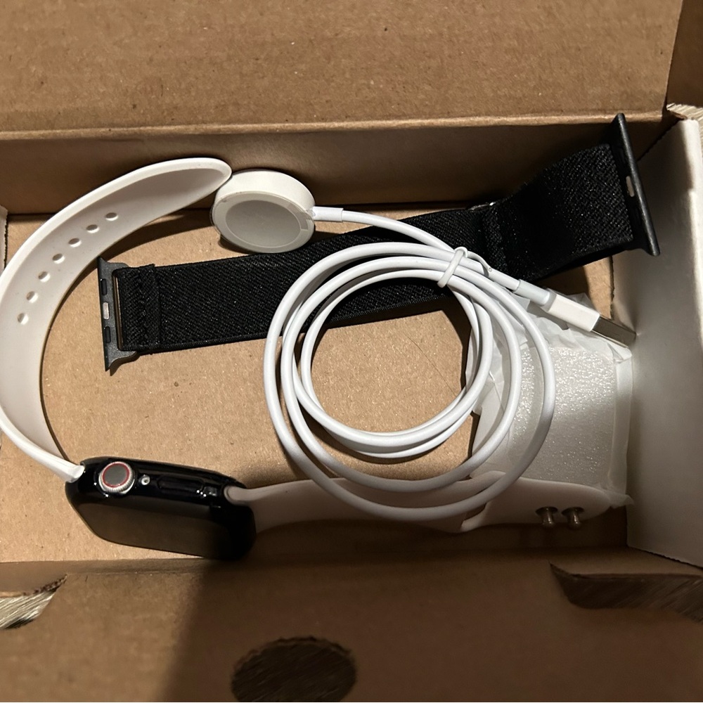 Apple Smartwatch Black and White